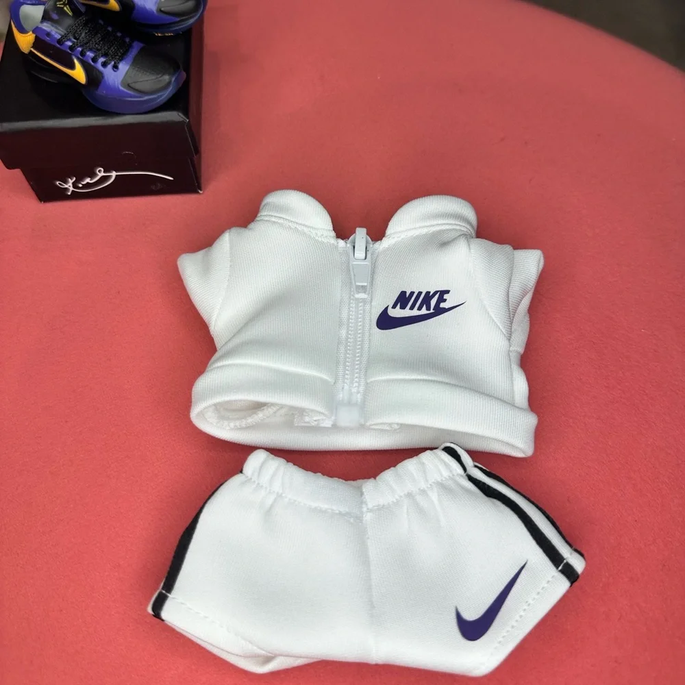 Labubu Nike Kobe inspired outfit (DOLL NOT INCLUDED)